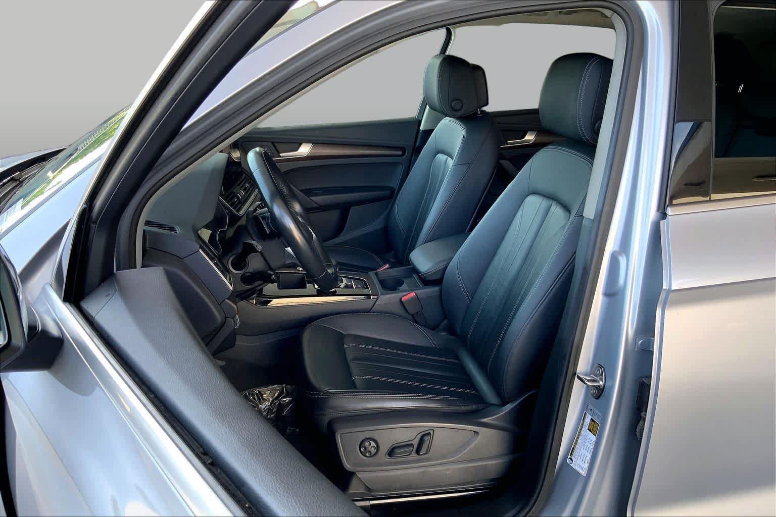 Used 2023 Audi Q5 2.0T Premium w/ Convenience Package AWD/4WD image 8