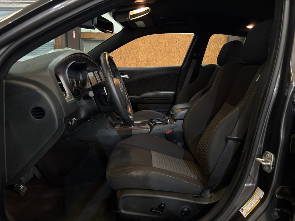 Used 2023 Dodge Charger R/T w/ Blacktop Package image 9
