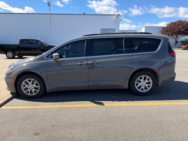 Used 2022 Chrysler Pacifica Touring-L FWD image 8