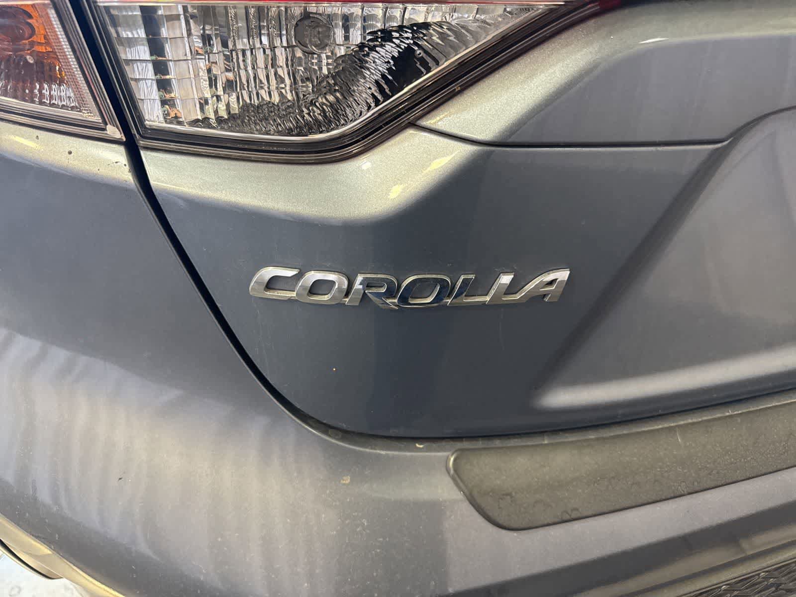 Used 2020 Toyota Corolla SE w/ Carpet Mat Package (TMS) FWD image 12