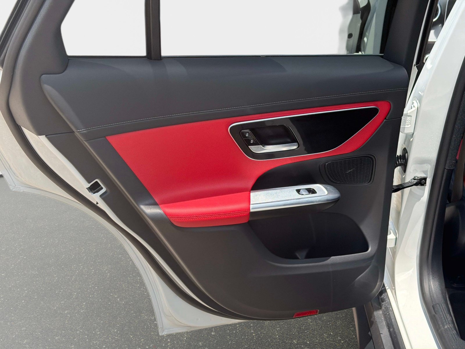 Certified 2024 Mercedes-Benz GLC 300 image 12
