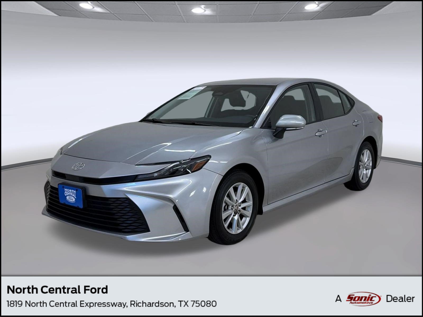 Used 2025 Toyota Camry LE FWD image 1