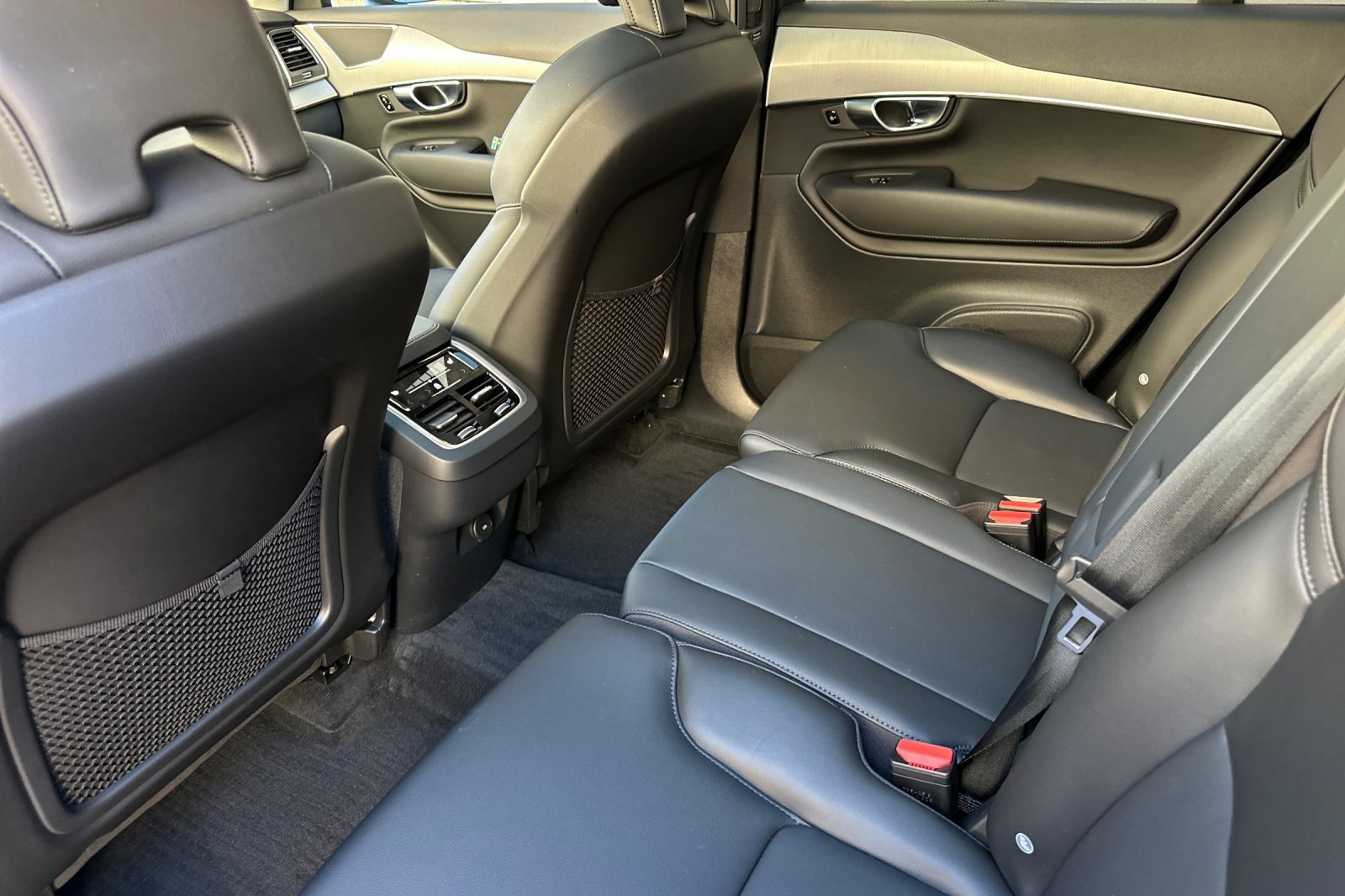 Certified 2025 Volvo XC90 B5 Core w/ Protection Package Premier image 12