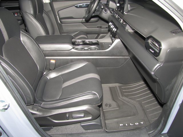 Certified 2024 Honda Pilot Touring image 21