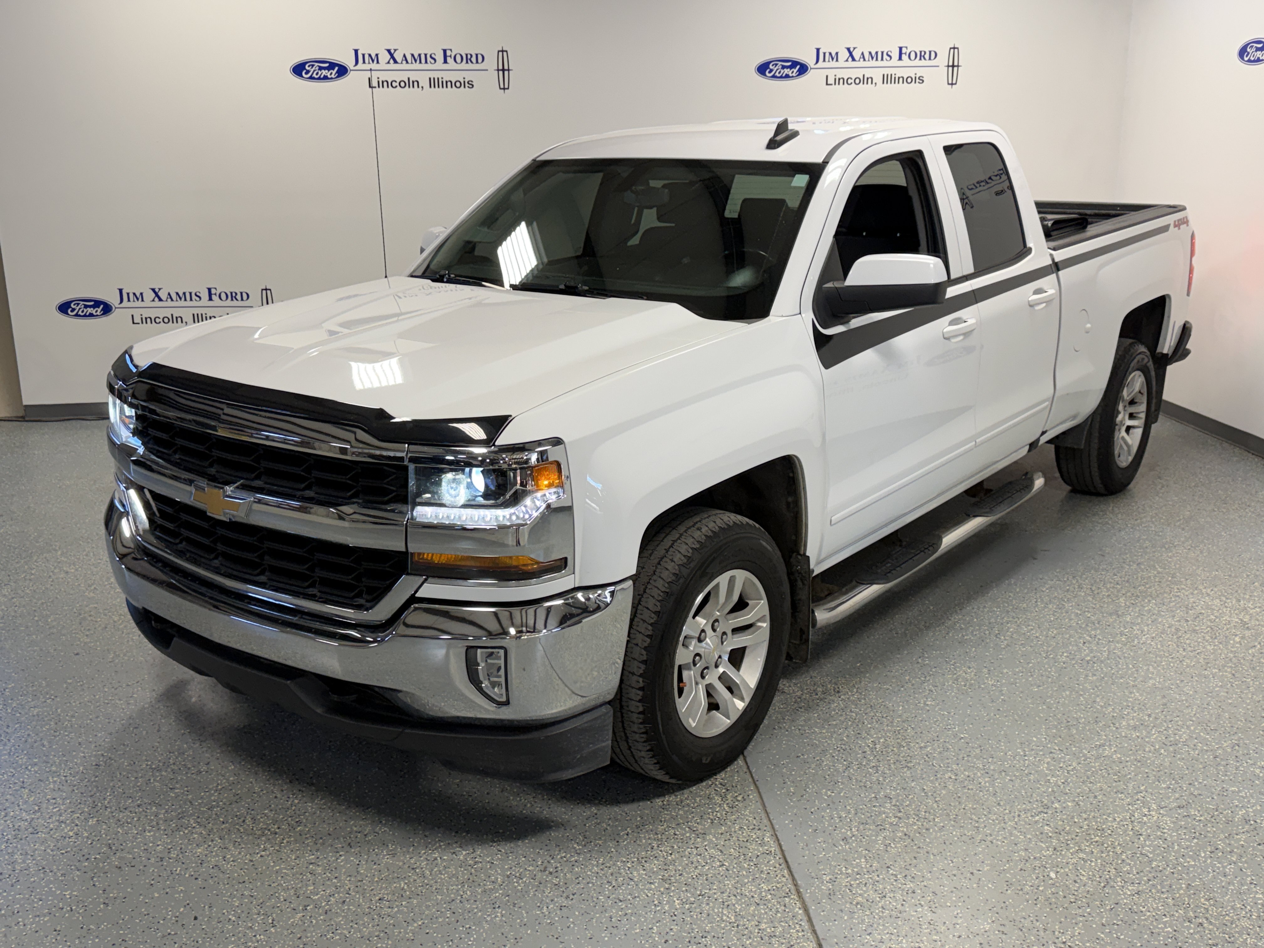 Used 2019 Chevrolet Silverado 1500 LT w/ All Star Edition AWD/4WD image 3