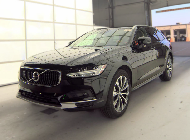 Used 2025 Volvo V90 B6 Cross Country Plus AWD/4WD image 19