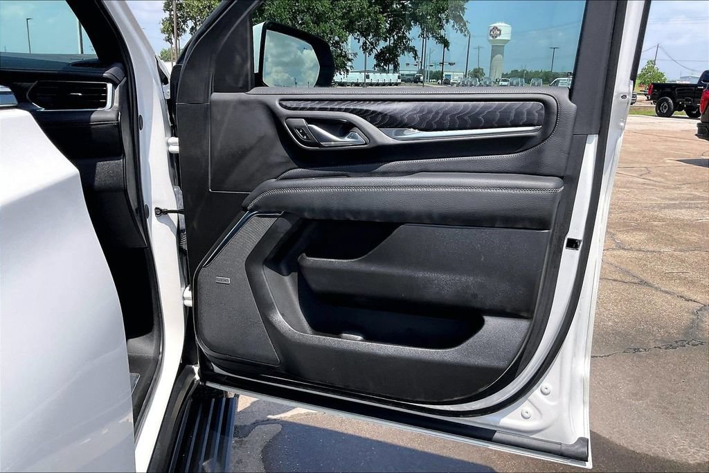 Used 2024 GMC Yukon Denali RWD image 29