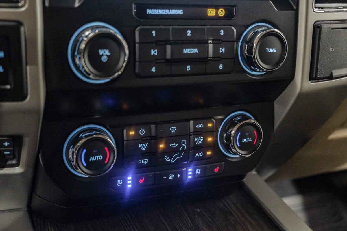 Used 2020 Ford F250 Lariat w/ Lariat Ultimate Package AWD/4WD image 27