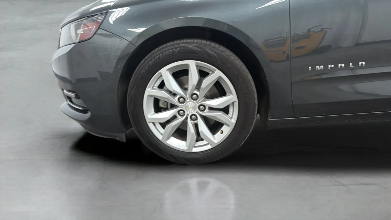 Used 2018 Chevrolet Impala LT FWD image 27
