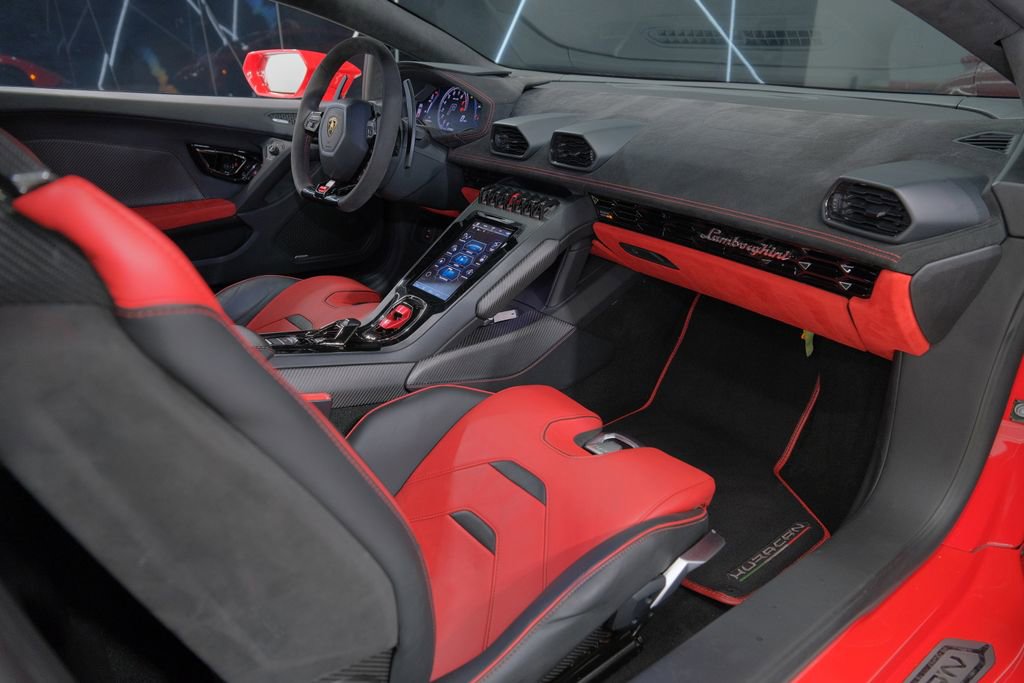 Used 2020 Lamborghini Huracan EVO image 26