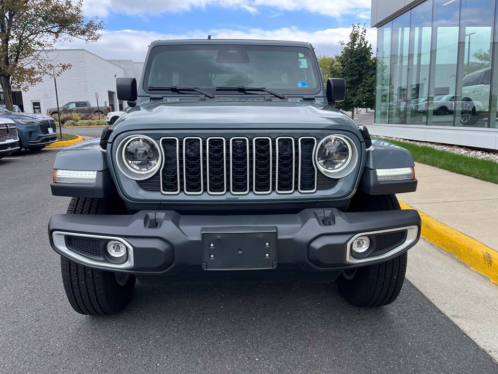 Used 2026 Jeep Wrangler Unlimited Sahara AWD/4WD image 2