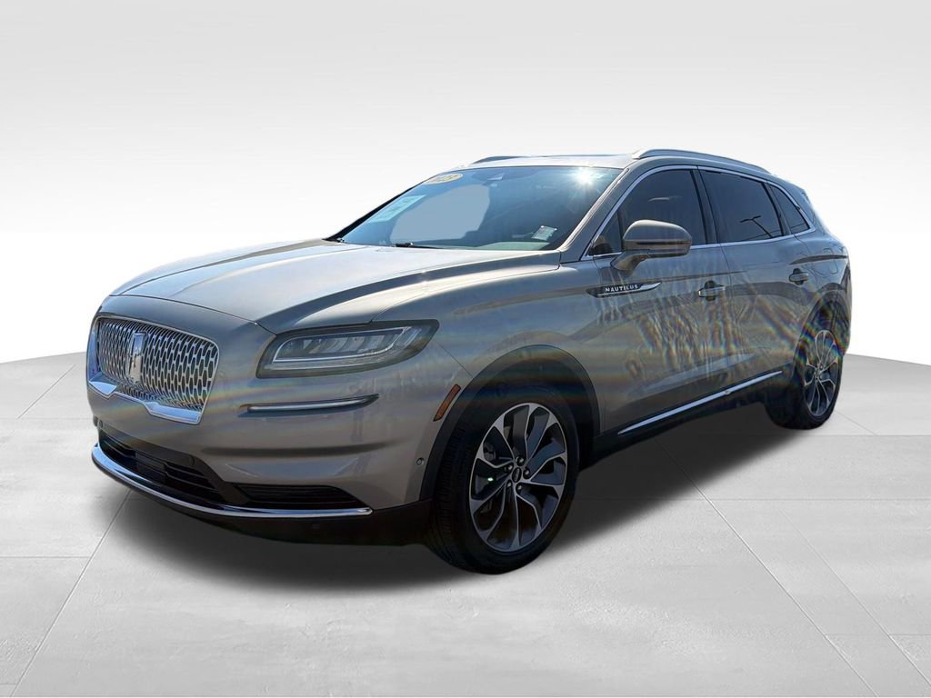 Used 2023 Lincoln Nautilus Reserve w/ Equipment Group 201A AWD/4WD image 3