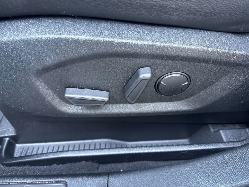 Used 2022 Ford Edge ST w/ Equipment Group 401A image 10