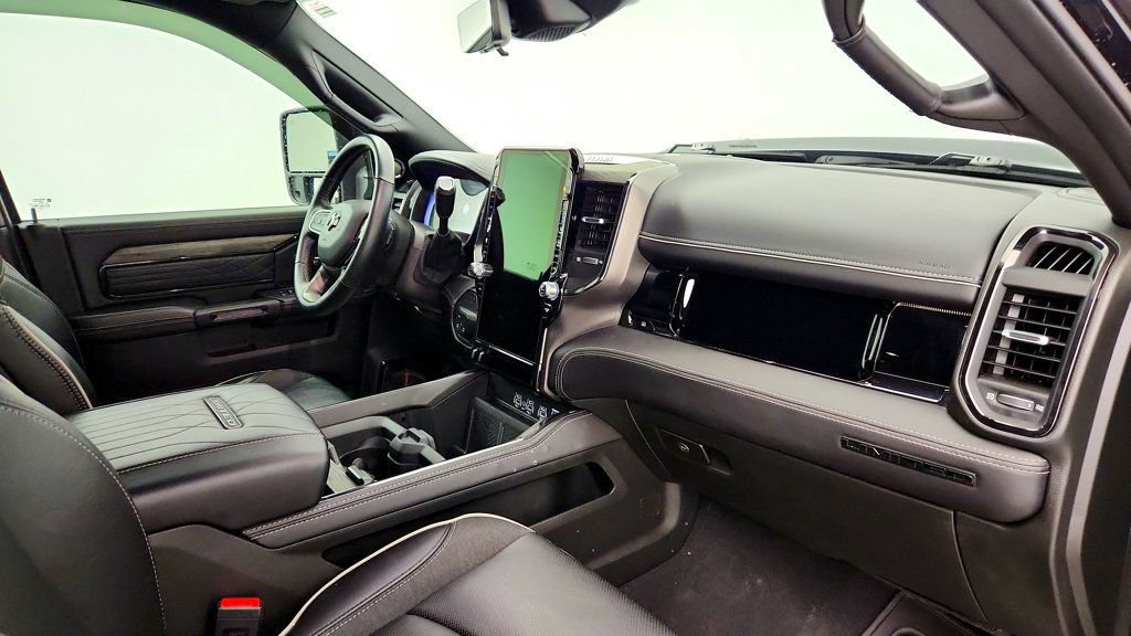 Used 2025 RAM 2500 Limited AWD/4WD image 26