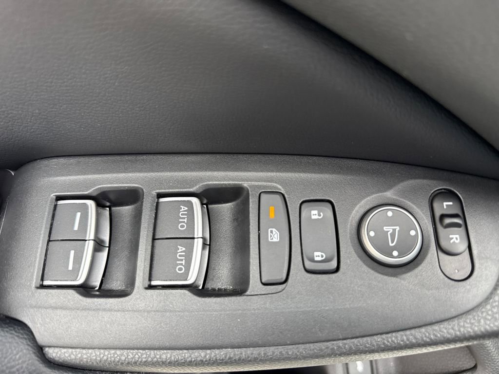 Used 2018 Honda Accord Touring image 15