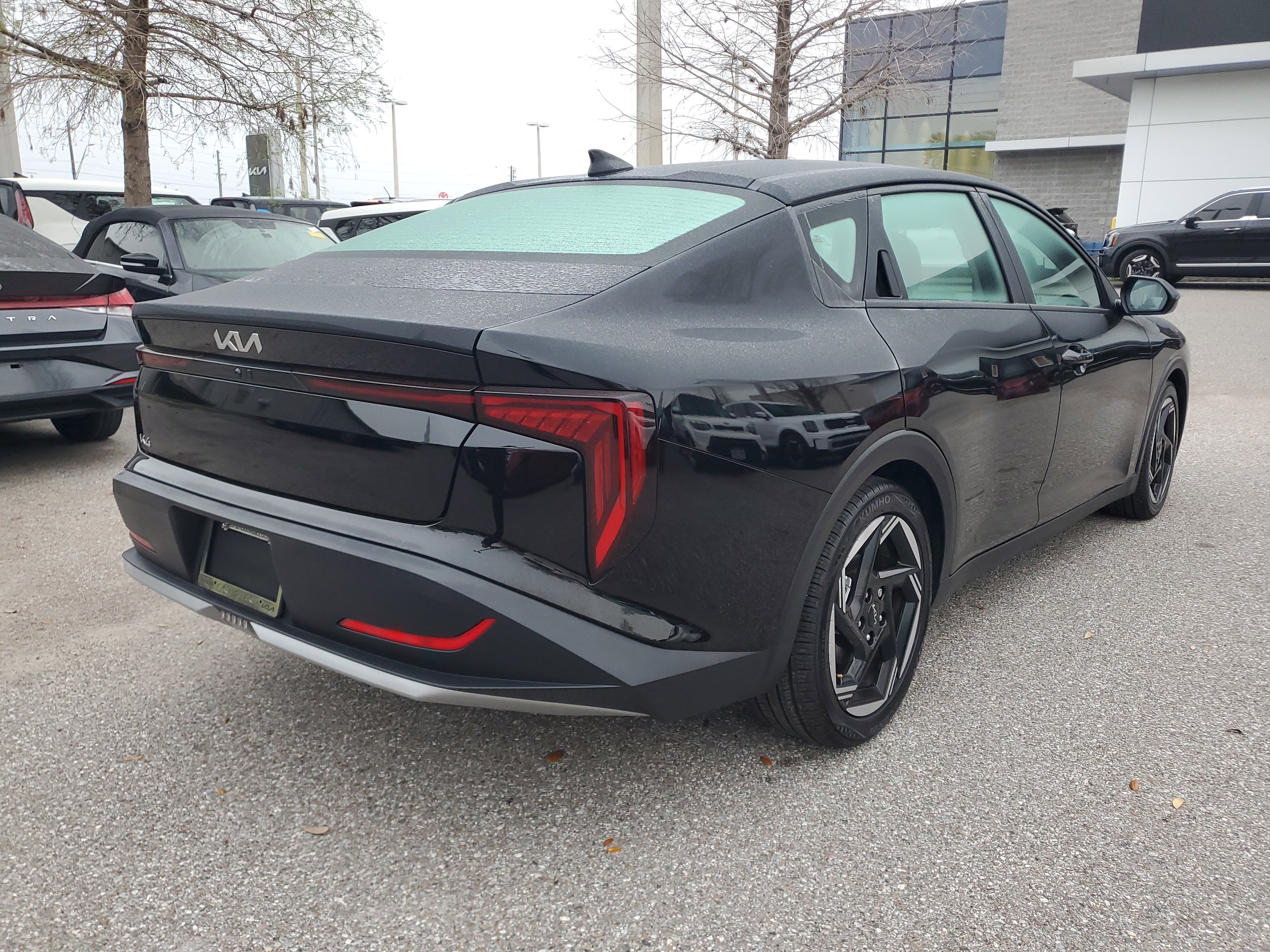 Used 2025 Kia K4 EX image 3