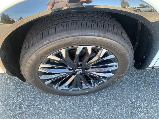 New 2026 Nissan Rogue Platinum image 9