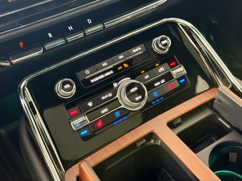 Certified 2023 Lincoln Navigator L Reserve RWD image 16