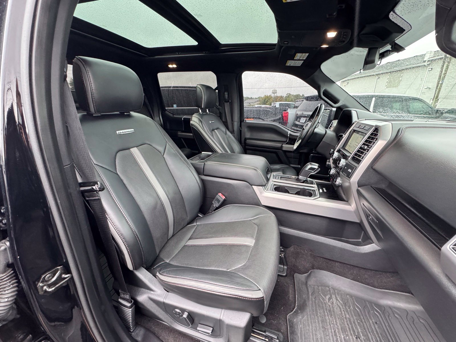 Used 2018 Ford F150 Platinum w/ Equipment Group 701A Luxury AWD/4WD image 34