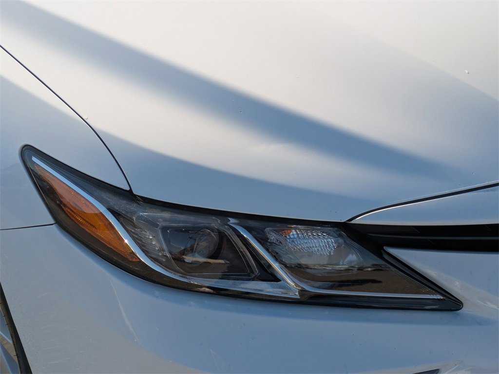 Used 2024 Toyota Camry LE image 9
