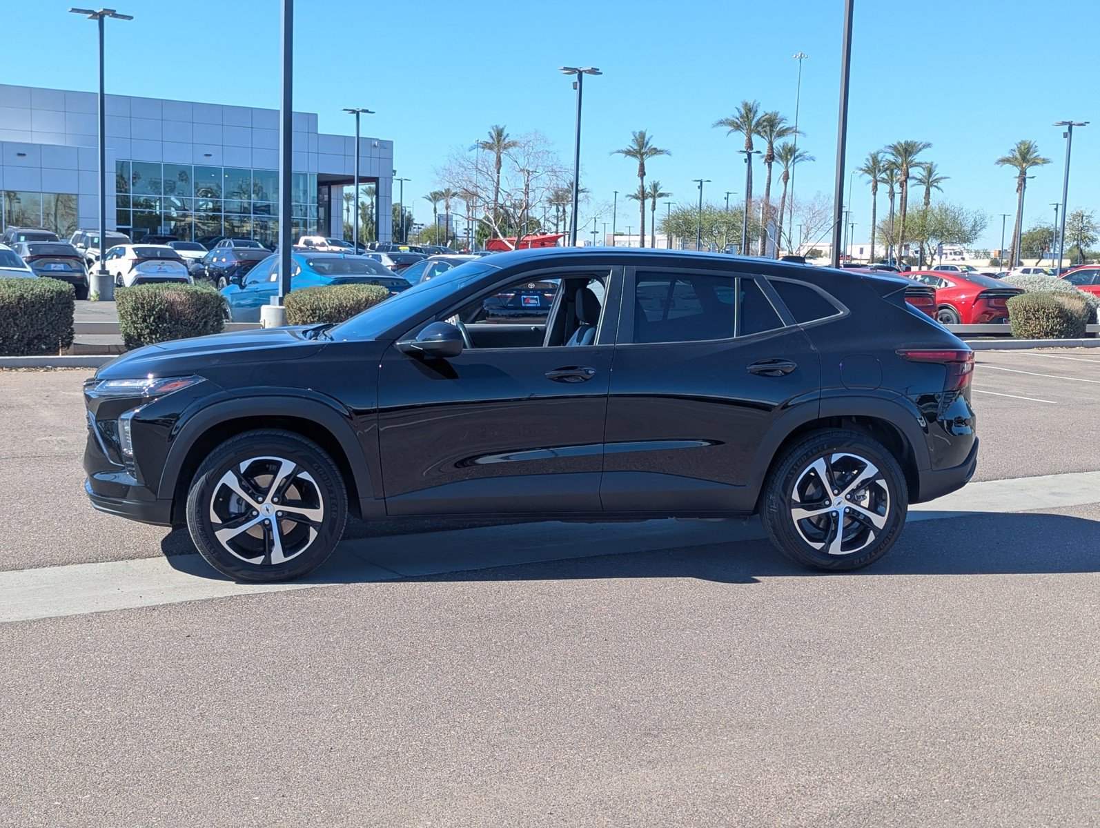 Certified 2024 Chevrolet Trax RS w/ Driver Confidence Package image 2