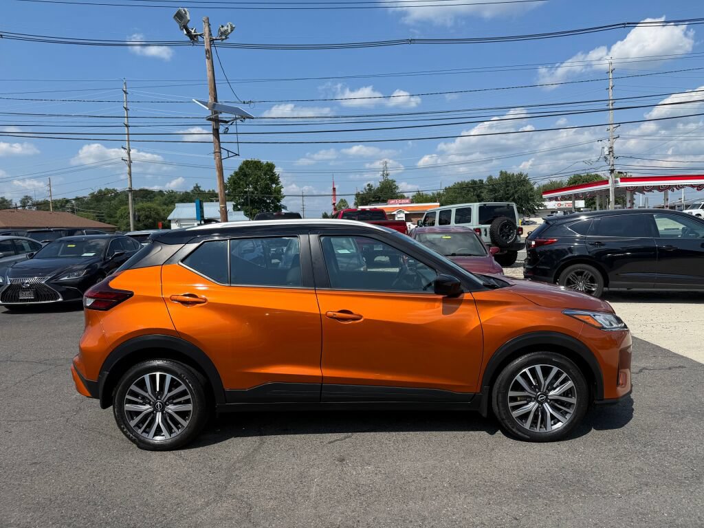 Used 2023 Nissan Kicks SV FWD image 8