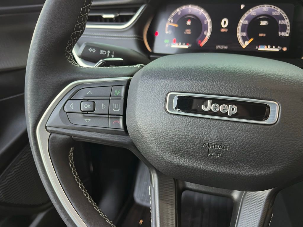 Used 2023 Jeep Grand Cherokee L Laredo image 43