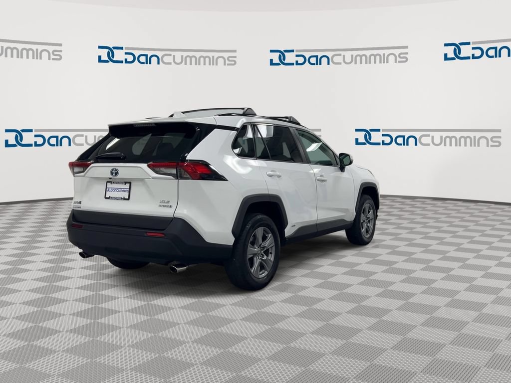 Used 2022 Toyota RAV4 XLE w/ Convenience Package AWD/4WD image 7