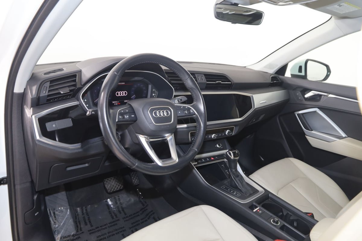 Used 2019 Audi Q3 2.0T Premium w/ Convenience Package AWD/4WD image 24