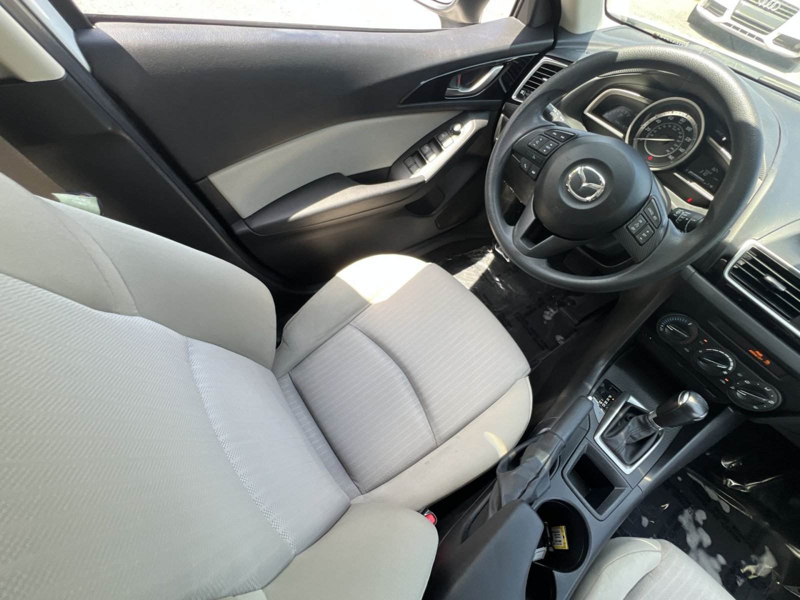 Used 2014 MAZDA MAZDA3 i Sport FWD image 16