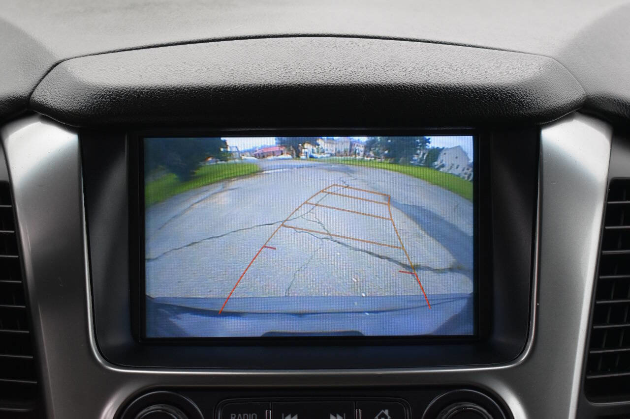 Used 2018 Chevrolet Suburban LT AWD/4WD image 30