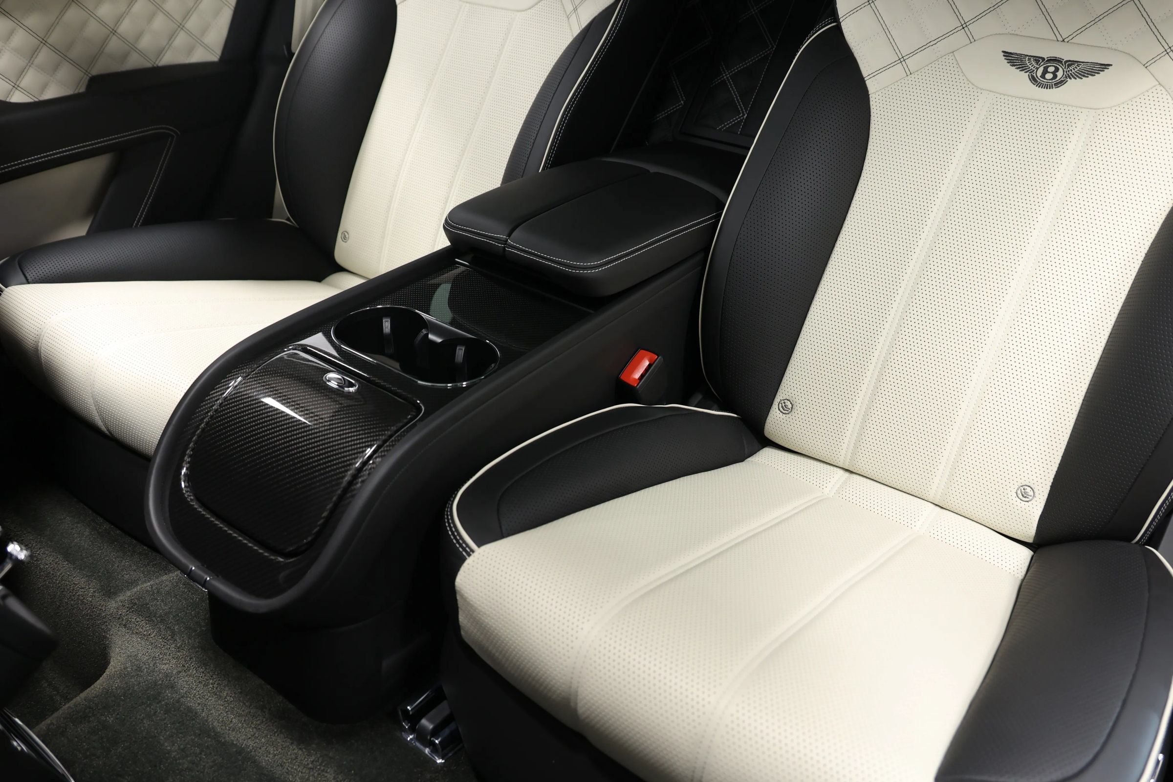 Used 2021 Bentley Bentayga w/ First Edition Specification AWD/4WD image 59