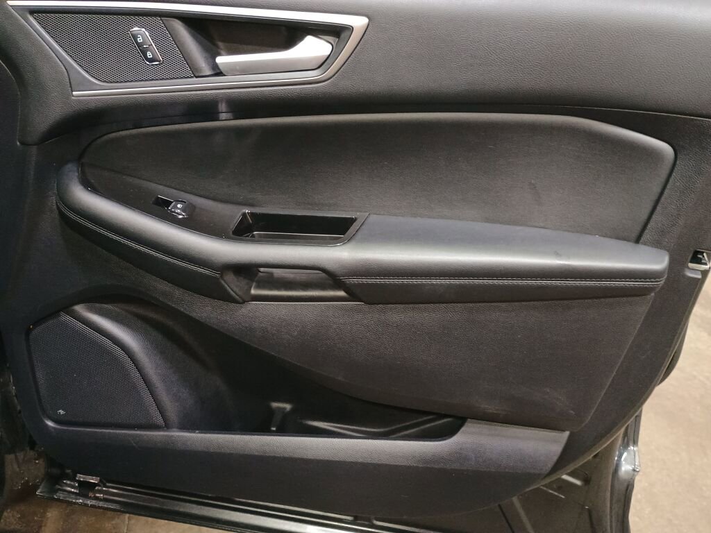 Used 2020 Ford Edge SEL w/ Convenience Package image 24