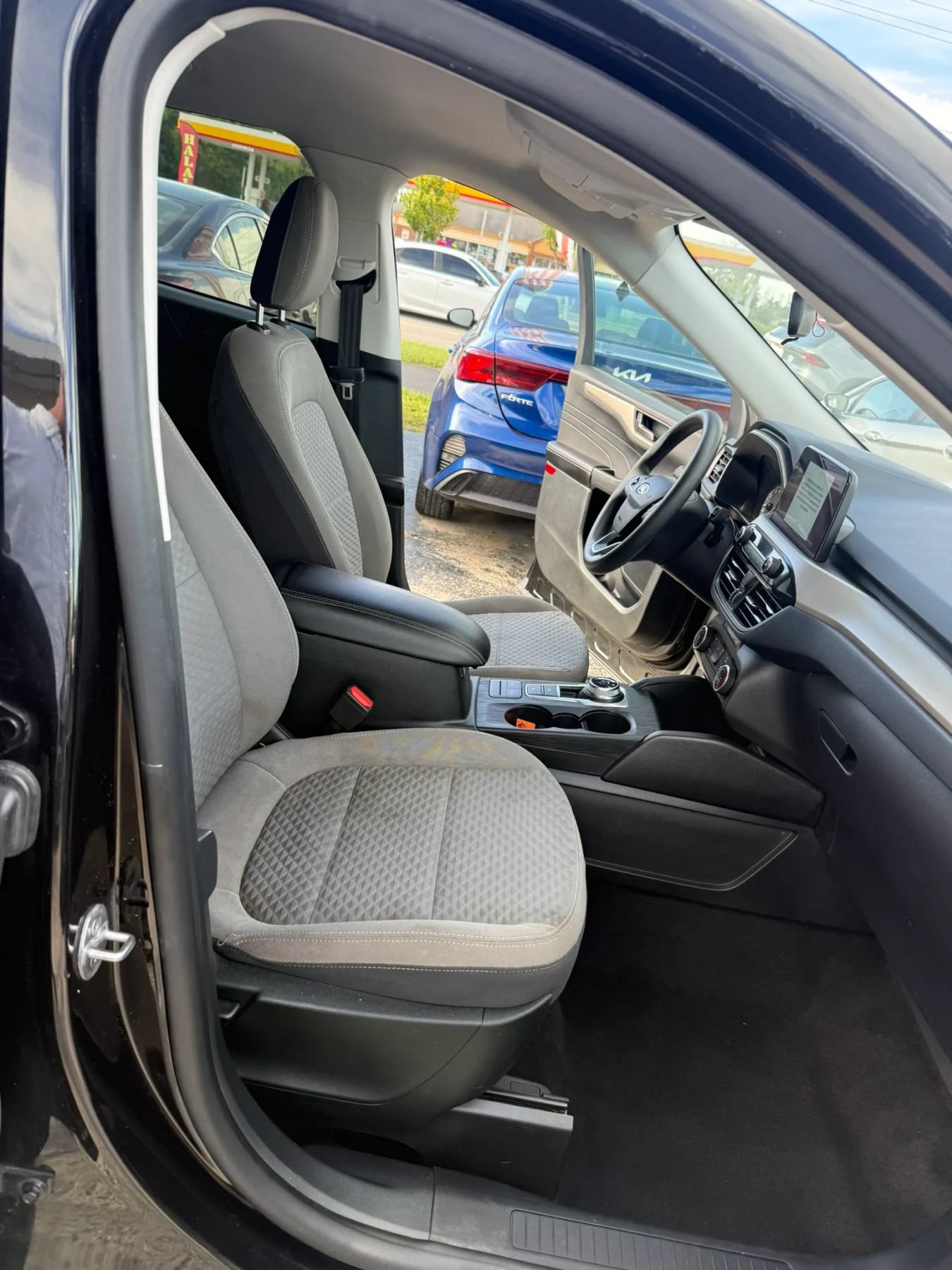 Used 2022 Ford Escape SE FWD image 22