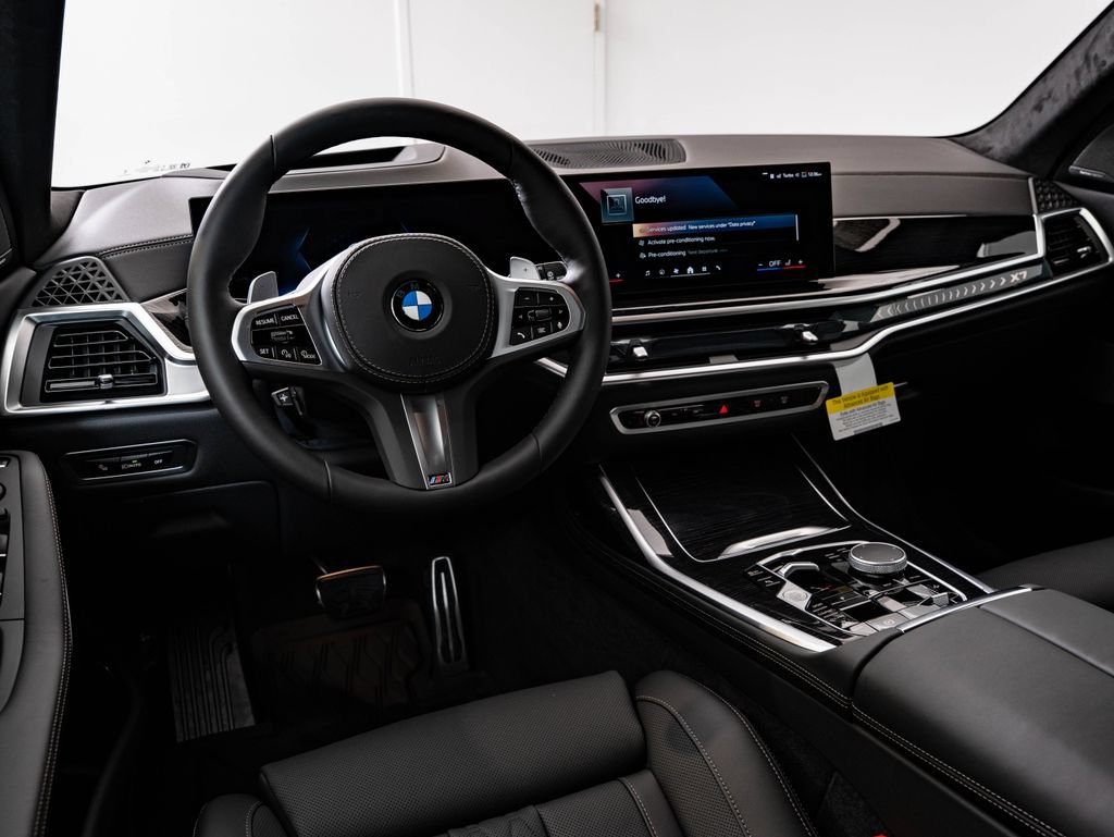 New 2027 BMW X7 xDrive40i w/ M Sport Package AWD/4WD image 4