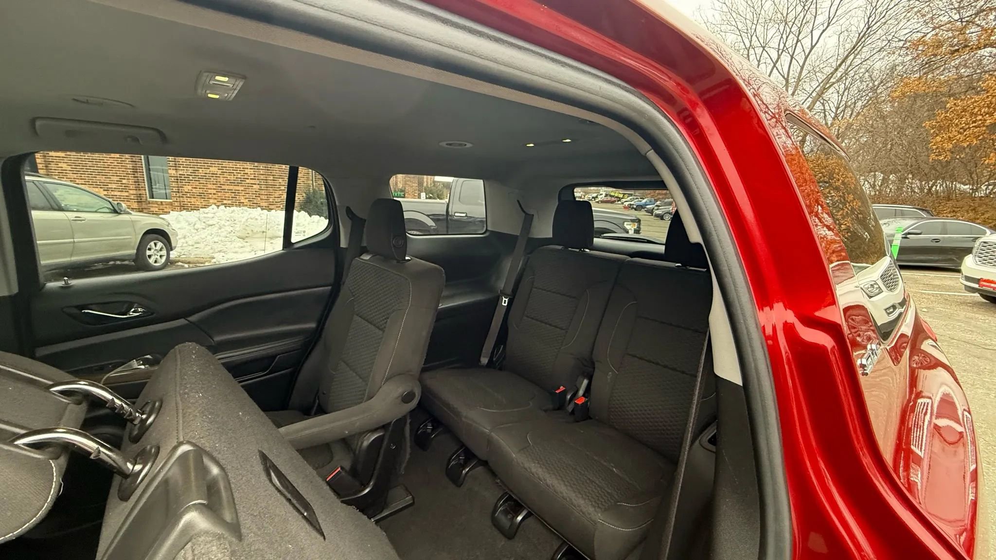 Used 2019 GMC Acadia SLE w/ LPO, Cargo Package image 33