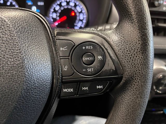 Used 2021 Toyota RAV4 XLE AWD/4WD image 23