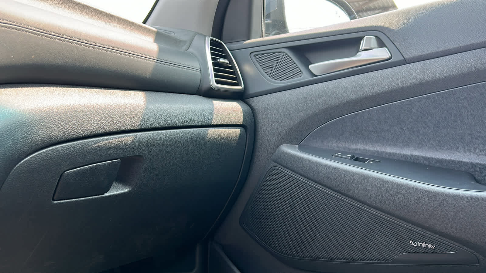 Used 2021 Hyundai Tucson Ultimate image 16