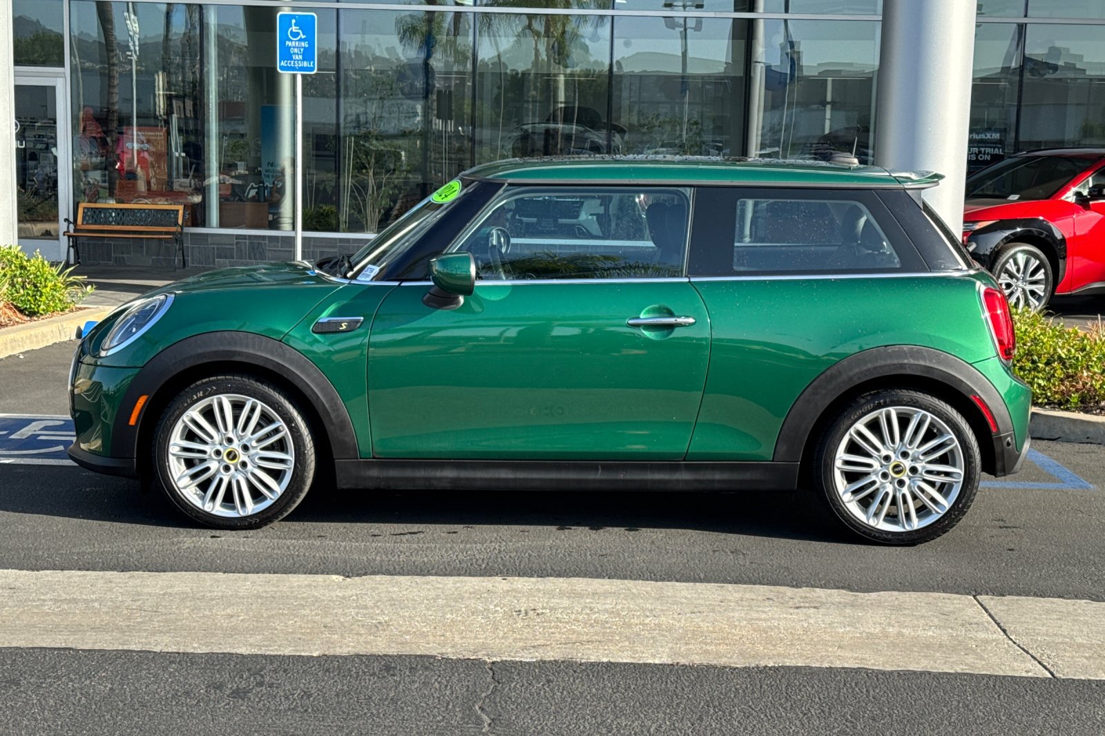 Used 2024 MINI Cooper SE FWD image 7