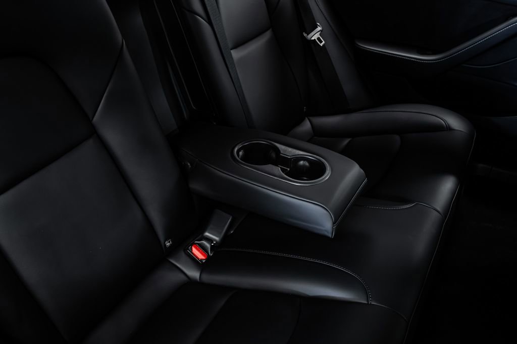 Used 2021 Tesla Model 3 Long Range AWD/4WD image 31