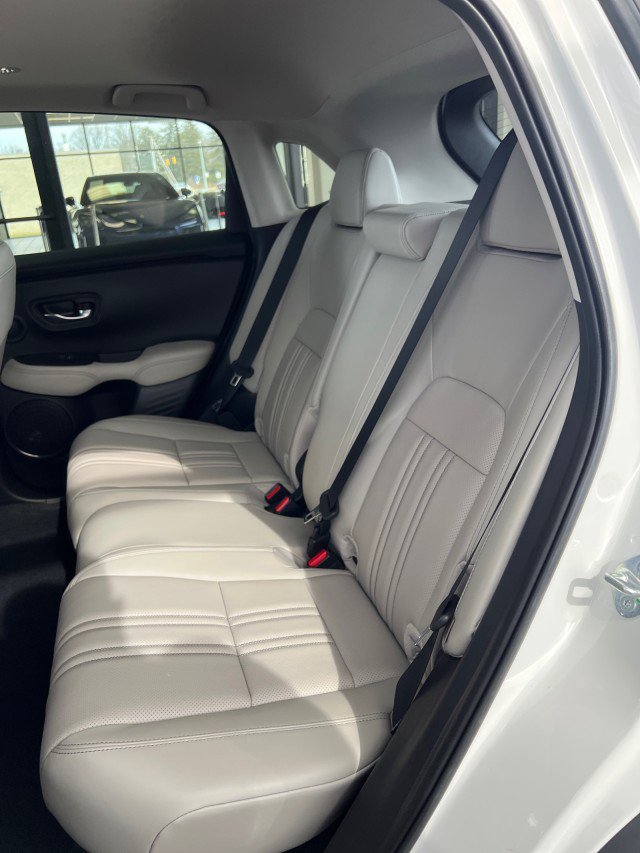 Used 2024 Honda HR-V EX-L image 9