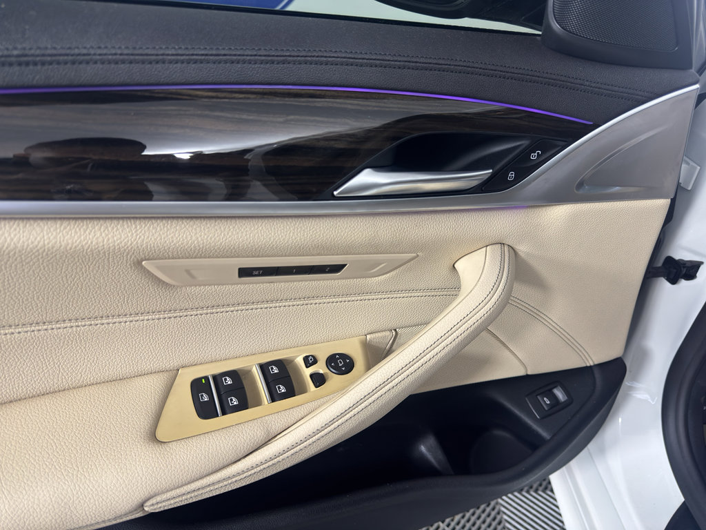 Used 2020 BMW 540i w/ M Sport Package RWD image 14