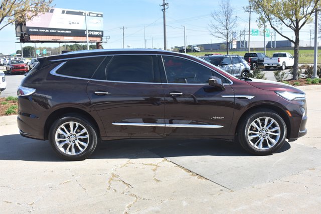 Used 2023 Buick Enclave Avenir w/ Avenir Technology Package image 4