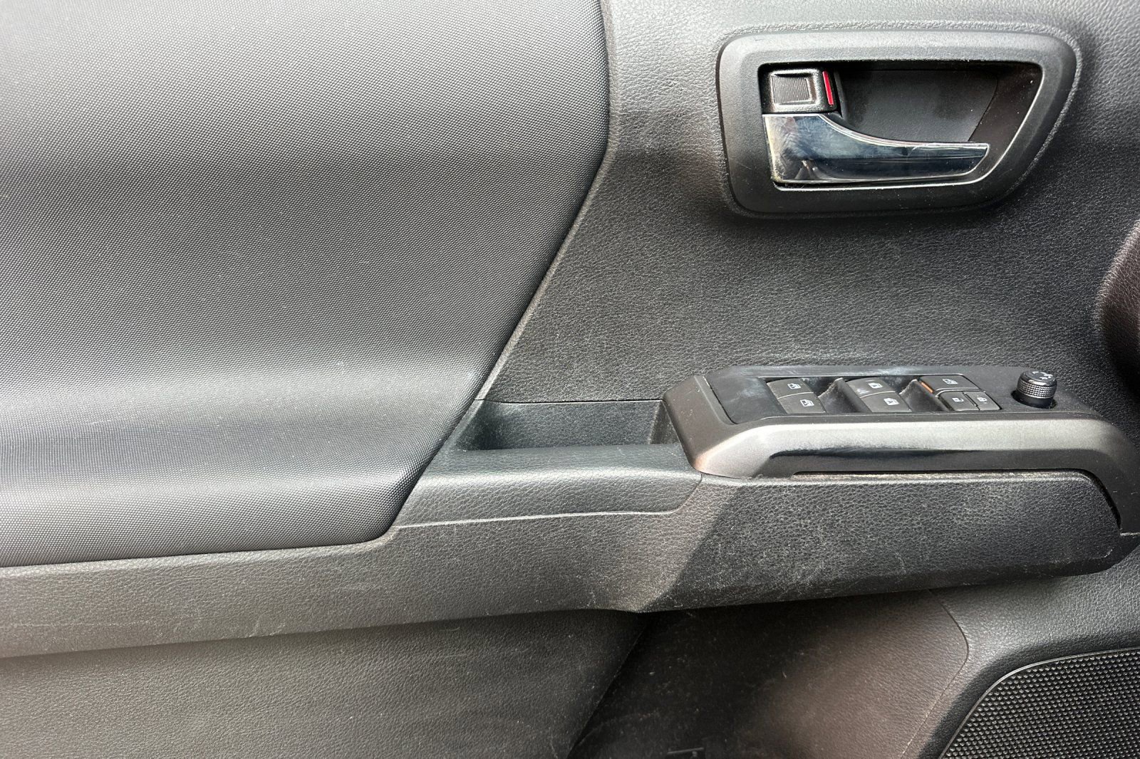 Used 2022 Toyota Tacoma TRD Sport w/ TRD Premium Sport Package image 12