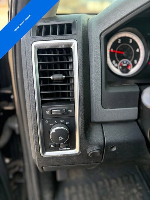 Used 2014 RAM 1500 Classic SLT AWD/4WD image 12