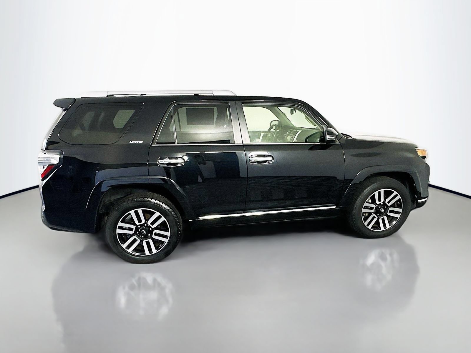 Used 2019 Toyota 4Runner Limited AWD/4WD image 8