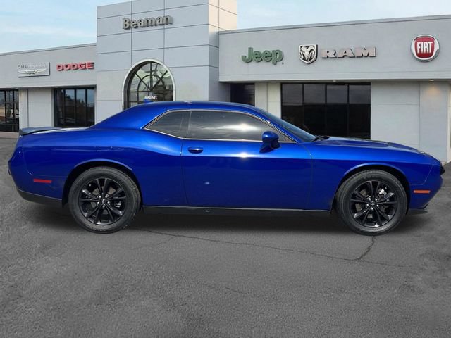 Used 2022 Dodge Challenger SXT w/ Blacktop Package AWD/4WD image 8
