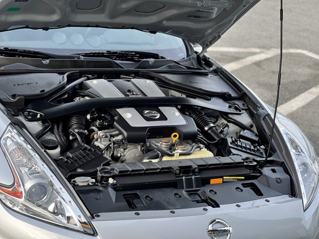 Used 2017 Nissan 370Z Roadster image 29