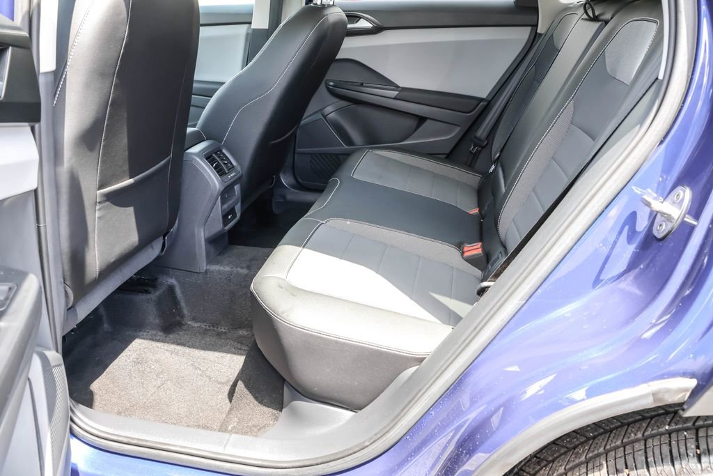 Used 2023 Volkswagen Taos SE w/ Panoramic Sunroof Package AWD/4WD image 30