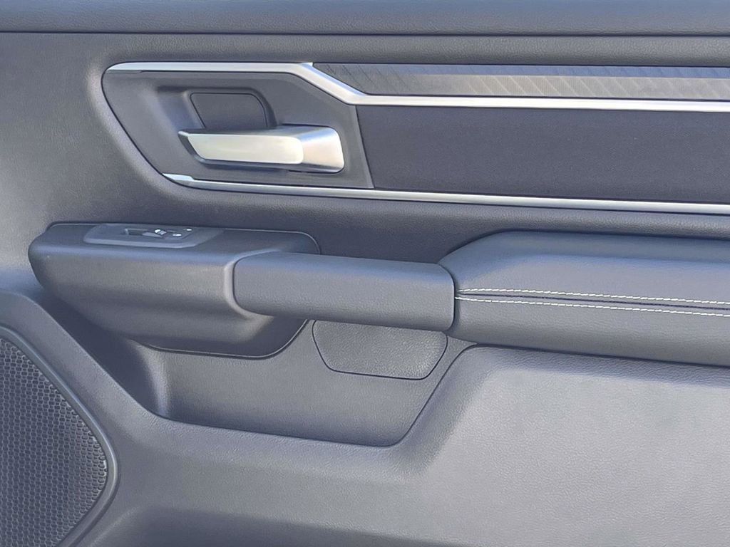 New 2026 RAM 1500 4x4 Crew Cab image 18